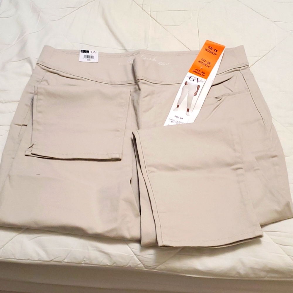 Women's pants pull on mid rise Gloria Vanderbilt beige size 16.